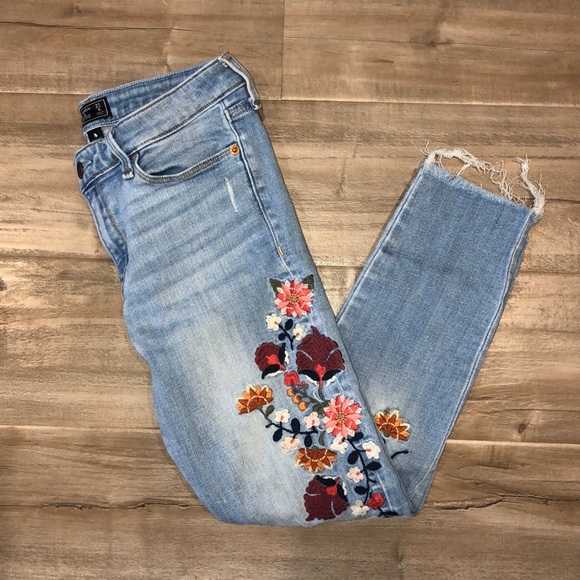 ❌SOLD❌EUC Abercrombie & Fitch denim jeans 27 4 - Picture 2 of 6